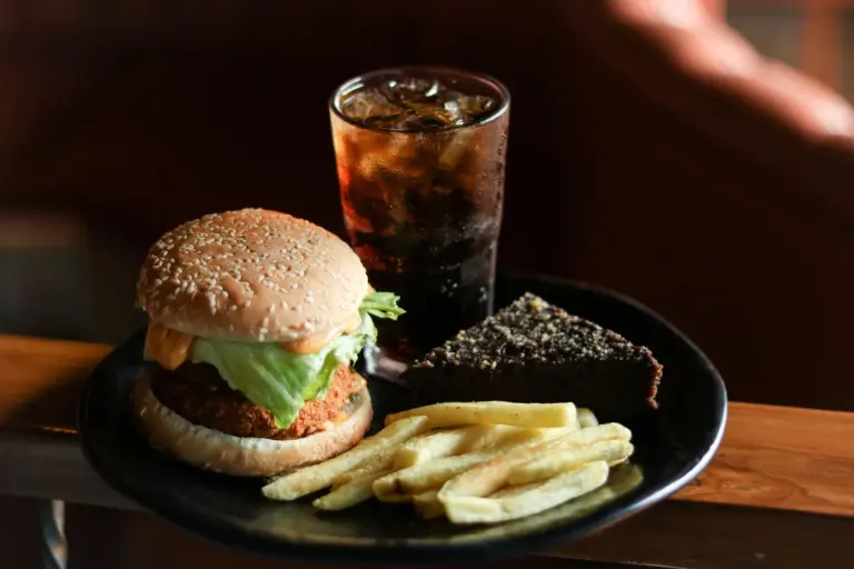 Best dinner combos at casual restaurants in America - Assorted dinner combo meals on a table at a casual restaurant