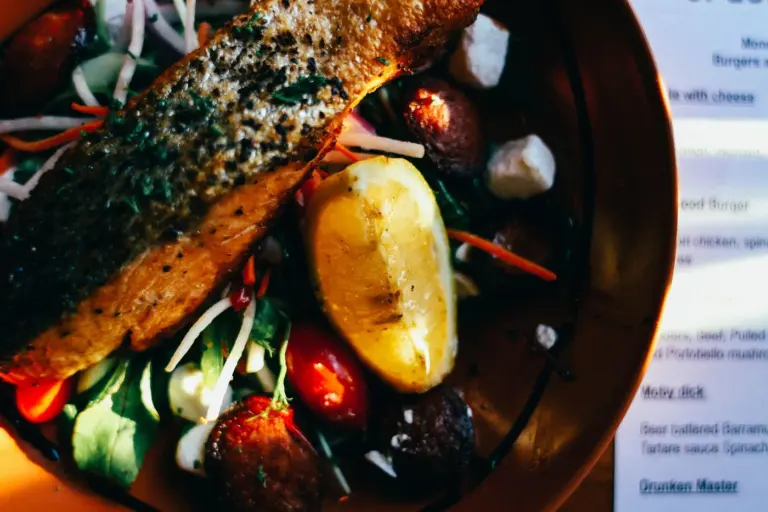 Best low-calorie restaurant menu picks in America - Low-calorie restaurant menu picks for healthy dining in America