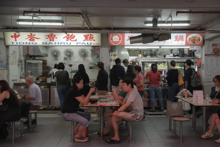 Vermont Galleria Foodcourt Restaurant Menu Guide in America - Vermont Galleria foodcourt with various restaurant stalls and dining area