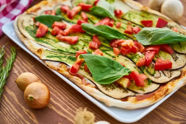Italian Restaurant Menu Guide for Healthy Order in America - Healthy Italian dishes on a restaurant table